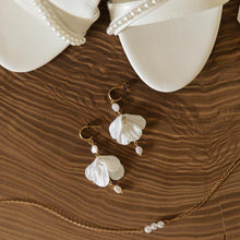 Charger l'image dans la galerie, mini blossom nacré perles - Jennifer