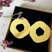 Charger l'image dans la galerie, Bloom jaune pastel