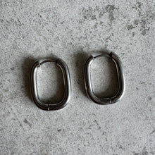 Charger l'image dans la galerie, Créoles ovales doré ou argenté - charms interchangeables (2 charms à choix = une paire)