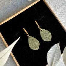 Charger l'image dans la galerie, Eternelle - divers couleurs à choix