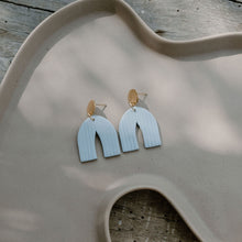 Charger l'image dans la galerie, Ellie arche bleu pastel ligné