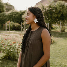 Charger l'image dans la galerie, flower studs organic - 4 variantes