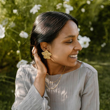 Charger l'image dans la galerie, flower studs organic - 4 variantes