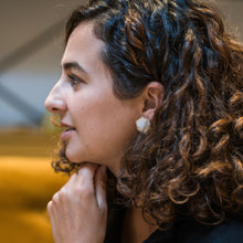 Charger l'image dans la galerie, Amya studs kaki doré