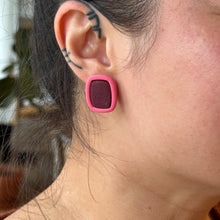 Charger l&#39;image dans la galerie, cailler studs bordeaux et rose
