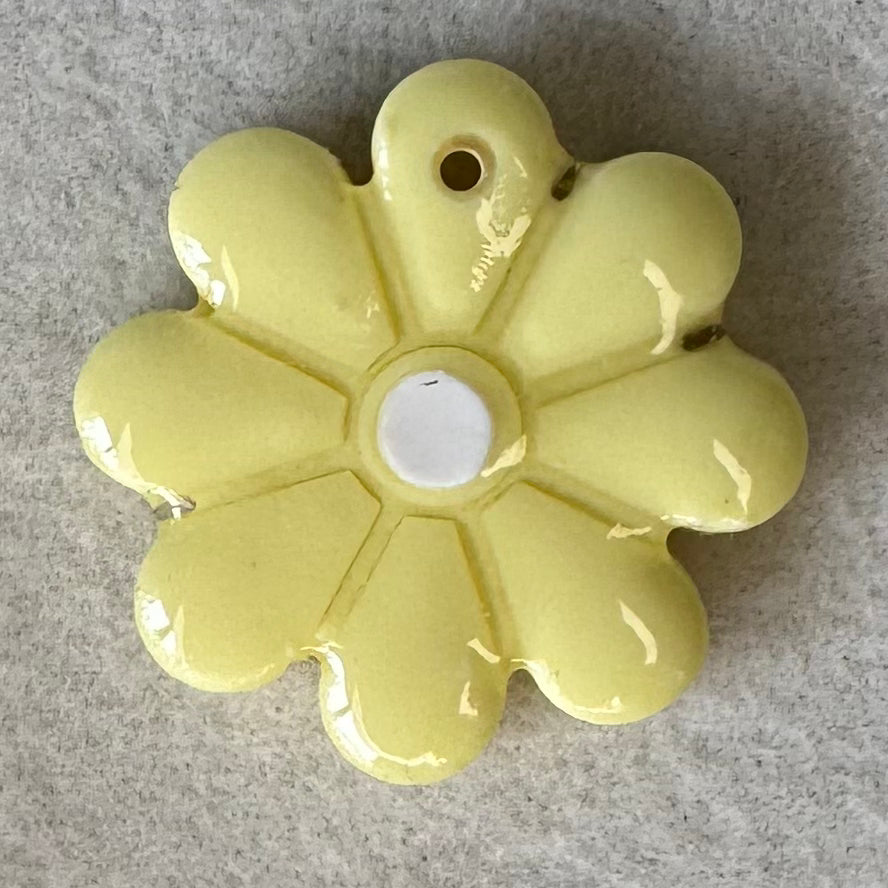 Charm - fleur jaune